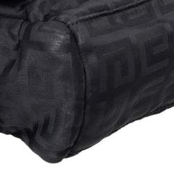 Pre Owned حقيبة كتف جيفنشي نايلون مونوغرامي سوداء بقلاب 