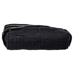 Pre Owned حقيبة كتف جيفنشي نايلون مونوغرامي سوداء بقلاب 