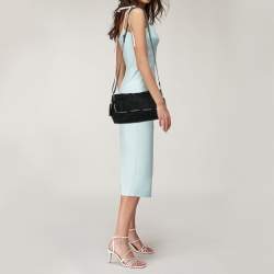 Pre Owned حقيبة كتف جيفنشي نايلون مونوغرامي سوداء بقلاب 