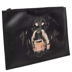 مملوكة مسبقًا Givenchy Black Coated Canvas Rottweiler Face Clutch