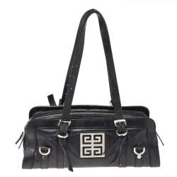 مملوكة مسبقًا حقيبة كتف جيفنشي جلد أسود بسحاب