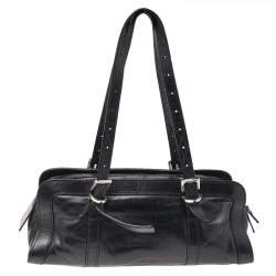 مملوكة مسبقًا حقيبة كتف جيفنشي جلد أسود بسحاب