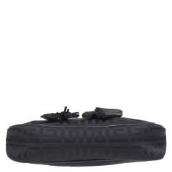 مملوكة مسبقًا حقيبة كتف جيفنشي جلد وكانفاس أسود مزينة دلاية بشراشيب