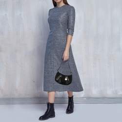 مملوكة مسبقًا حقيبة كتف جيفنشي جلد وكانفاس أسود مزينة دلاية بشراشيب