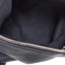 Pre Owned حقيبة صغيرة جيفنشي مثلثة كبيرة جلد أسود