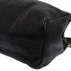 مملوكة مسبقًا Givenchy Black Leather Pandora Wristlet Pouch