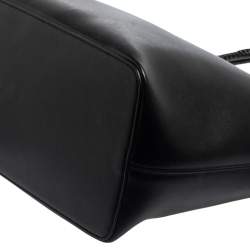 مملوكة مسبقًا حقيبة يد توتس جيفنشي انتيغونا شوبر جلد أسود