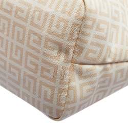 Pre Owned حقيبة كتف غيفنشي منوغرامي بيج وأبيض