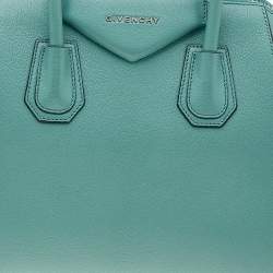 مملوكة مسبقًا Givenchy Turquoise Leather Small Antigona Satchel