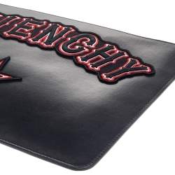 Pre Owned حقيبة صغيرة جيفنشي سحاب فلات شعار تطريز باندورا جلد جلد أسود