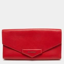 مملوكة مسبقًا Givenchy Red Leather Antigona Long Clutch