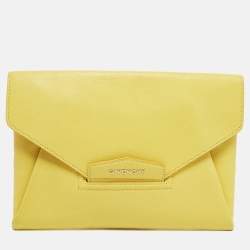 GIVENCHY Antigona Envelope Leather Clutch Black