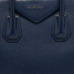 مملوكة مسبقًا Givenchy Navy Blue Leather Medium Antigona Satchel