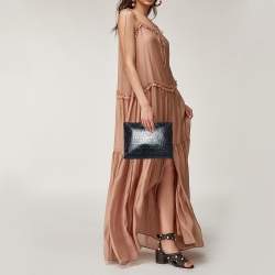 مملوكة مسبقًا Givenchy Black Star Embossed Leather Zip Clutch
