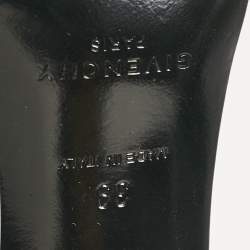 مملوكة مسبقًا Givenchy White Leather Ankle Strap Sandals Size 39