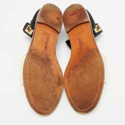 مملوكة مسبقًا Givenchy Size 38 Black/Cream Leather and Suede Shark Luck Flat Sandals