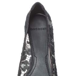 Pre Owned حذاء فلات باليه جيفنشي دانتيل وشبك أسود مقاس 36.5