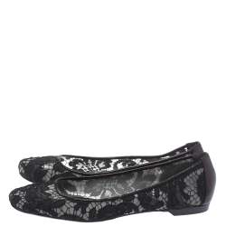 Pre Owned حذاء فلات باليه جيفنشي دانتيل وشبك أسود مقاس 36.5