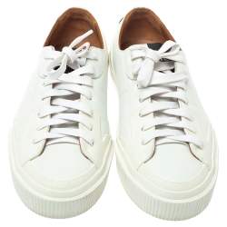 Pre Owned حذاء رياضي جيفنشي جلد أبيض/أسود ومطاط بالشعار عنق منخفض مقاس 39.5