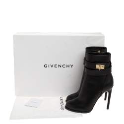 Pre Owned حذاء بوت كاحل جيفنشى كعب مرتفع قفل شارك جلد أسود مقاس 36