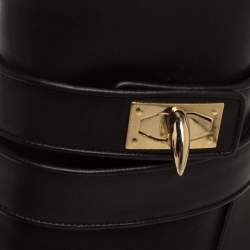 Pre Owned حذاء بوت كاحل جيفنشى كعب مرتفع قفل شارك جلد أسود مقاس 36