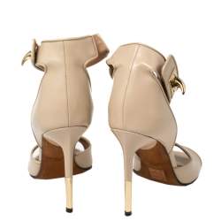 مملوكة مسبقًا صندل جيفنشي قفل شارك جلد بيج مقاس 37