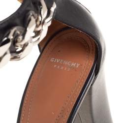 Pre Owned صندل جيفنشي جلد أسود بسلسلة مزينة بحزام كاحل مقاس 40