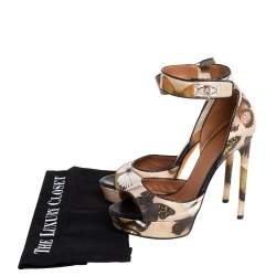 مملوكة مسبقًا Givenchy Beige Printed Leather Shark Lock Ankle Strap Open Toe Platform Sandals Size 39