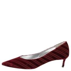 مملوكة مسبقًا Givenchy Burgundy Velvet Pointed Toe Pumps Size 37