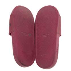 Pre Owned Givenchy Magenta Rubber Logo Pool Slides Size 40