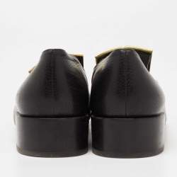 مملوكة مسبقًا Givenchy Black Leather 4G Logo Buckle Loafers Size 39