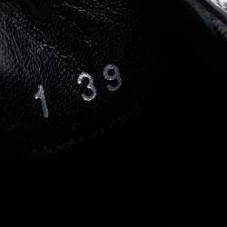 Pre Owned حذاء رياضي جيفنشي جلد وجلد لامع مخرم أبيض/أسود سليب أون مقاس 39