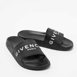 Pre Owned صندل سلايد فلات جيفنشي مطاط أسود مزين شعار الماركة مقاس 40