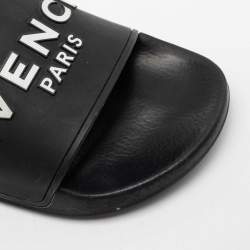 Pre Owned صندل سلايد فلات جيفنشي مطاط أسود مزين شعار الماركة مقاس 40