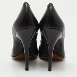 مملوكة مسبقًا Givenchy Black Leather Metal Logo Pumps Size 40