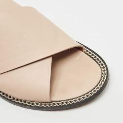 مملوكة مسبقًا Givenchy Pink Leather Chain Link Criss Cross Flat Slides Size 40.5