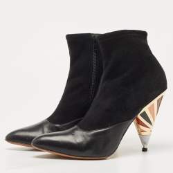 مملوكة مسبقًا Givenchy Black Suede Ankle Boots Size 40