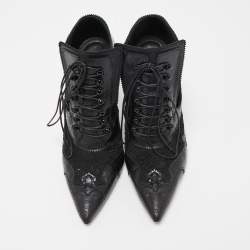 مملوكة مسبقًا Givenchy Black Leather and Lace Pointed Toe Ankle Booties Size 39