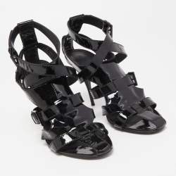 مملوكة مسبقًا Givenchy Black Patent Strappy Sandals Size 40