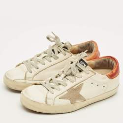 مملوكة مسبقًا حذاء رياضي غولدن غوز سوبر ستار جلد أبيض/فضي بعنق منخفض مقاس 38