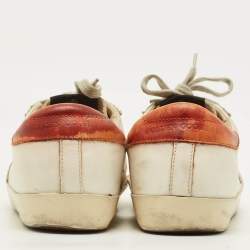 مملوكة مسبقًا حذاء رياضي غولدن غوز سوبر ستار جلد أبيض/فضي بعنق منخفض مقاس 38