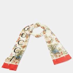 Pre Owned Gucci 100 Cream/Red Printed Silk Lady Savanero Scarf