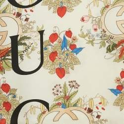 Pre Owned Gucci 100 Cream/Red Printed Silk Lady Savanero Scarf