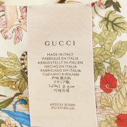 Pre Owned Gucci 100 Cream/Red Printed Silk Lady Savanero Scarf