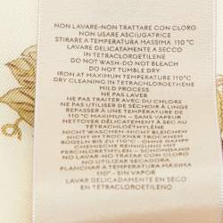 Pre Owned Gucci 100 Cream/Red Printed Silk Lady Savanero Scarf