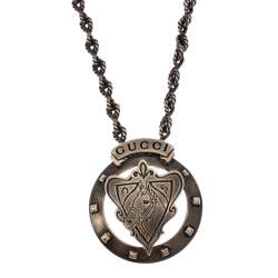 Pre Owned Gucci Horse Ascot Crest Motif Silver Pendant Necklace
