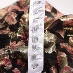 مملوكة مسبقًا فستان غوتشي ماكسي تول وزخرفة دانتيل بنقشة فلورا ذهبية/وردية بحزام مقاس صغير - سمول