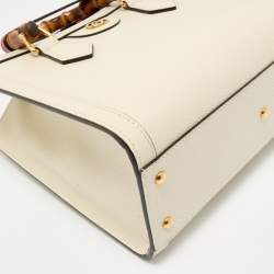 Pre Owned Gucci Off White Leather Small Bamboo Diana Tote