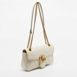 مملوكة مسبقًا Gucci Off White Matelassé Leather Small GG Marmont Shoulder Bag