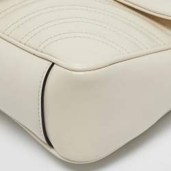 مملوكة مسبقًا Gucci Off White Matelassé Leather Small GG Marmont Shoulder Bag